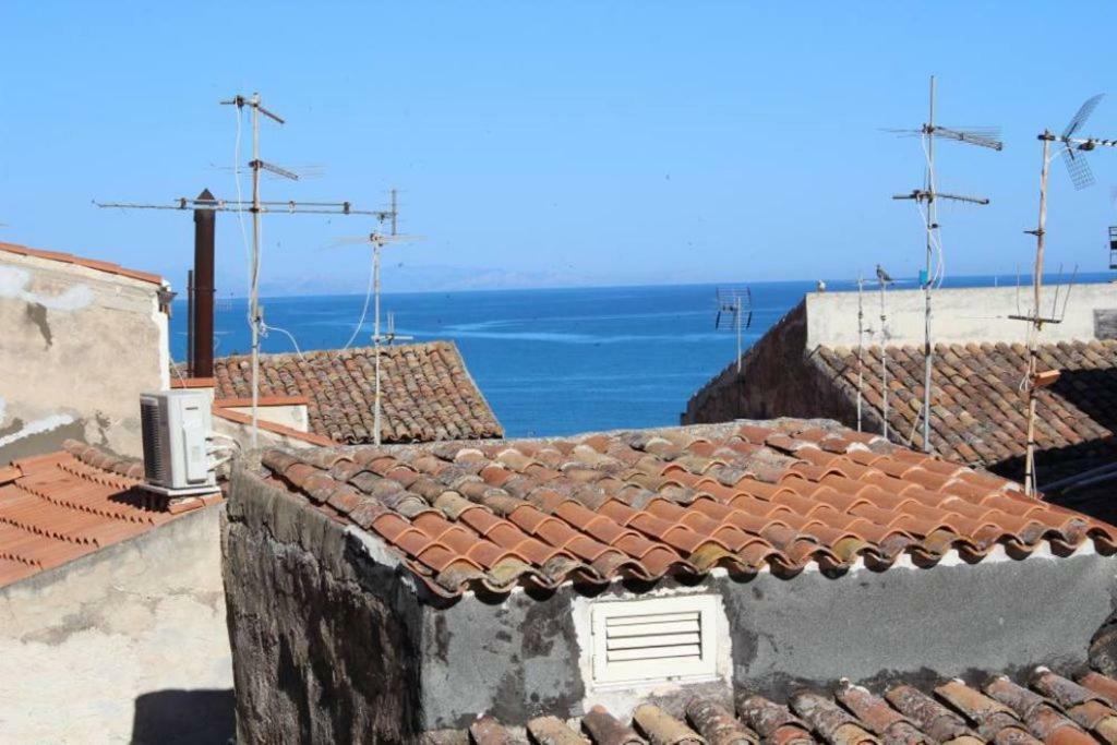 Casa Soraya, Dimora Tipica A 2 Passi Dal Duomo. Apartment Cefalu Exterior photo